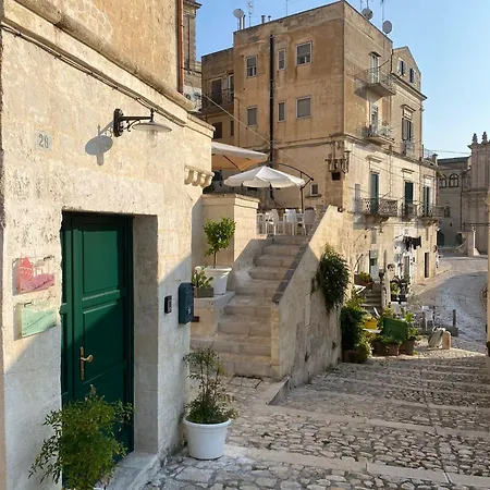 5 Elementi Sassi 马泰拉
