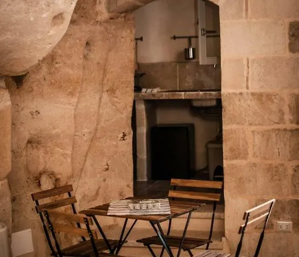 5 Elementi Sassi 马泰拉